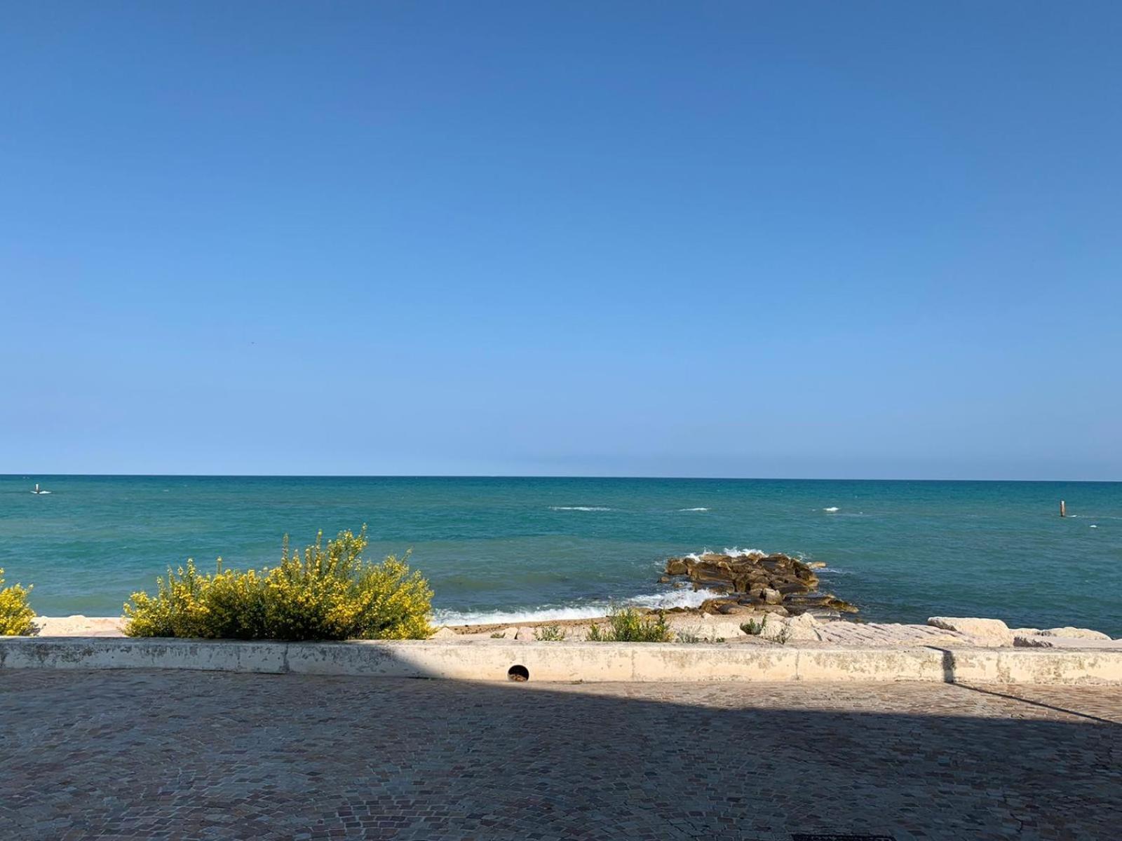 Casa Vacanze Un Passo Dal Mare Villa Porto Recanati Exterior photo